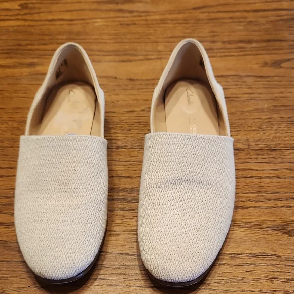 Clarks Pure Tone Natural Canvas Loafers Size 8.5 - Picture 1 of 9
